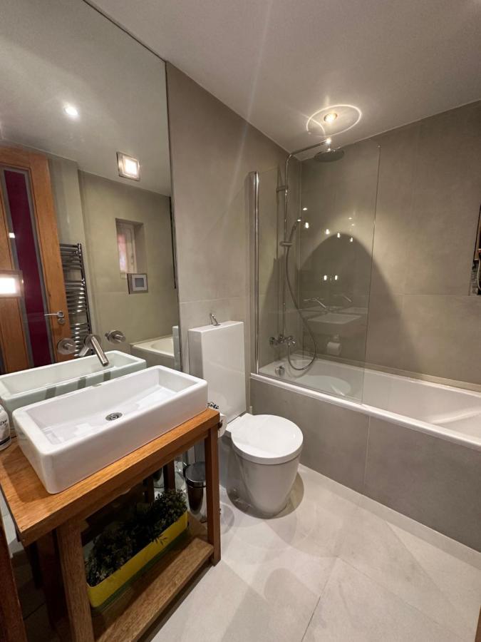 Luxury 2 Double Bedroom Flat - Kensington ロンドン エクステリア 写真