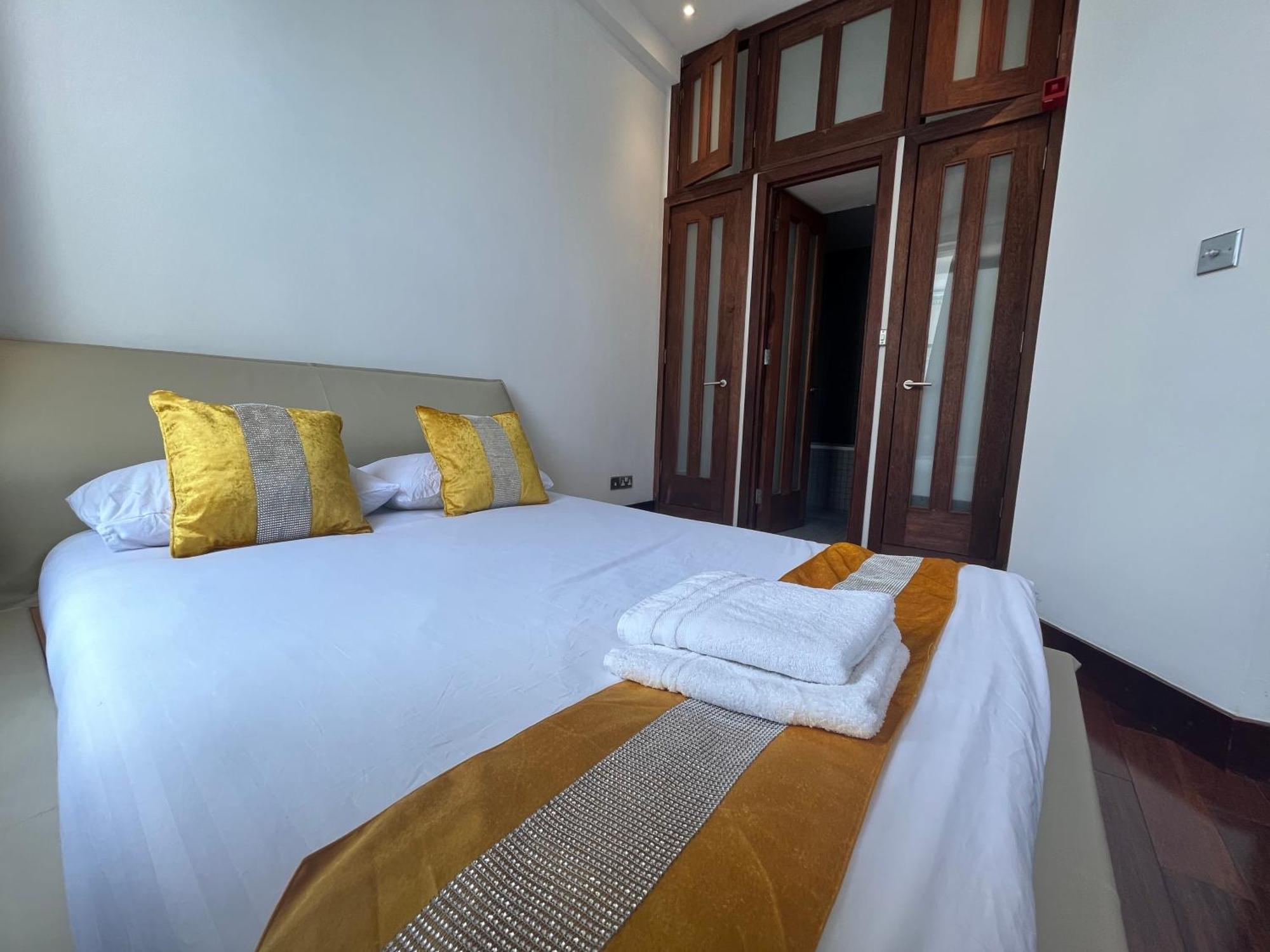 Luxury 2 Double Bedroom Flat - Kensington ロンドン エクステリア 写真